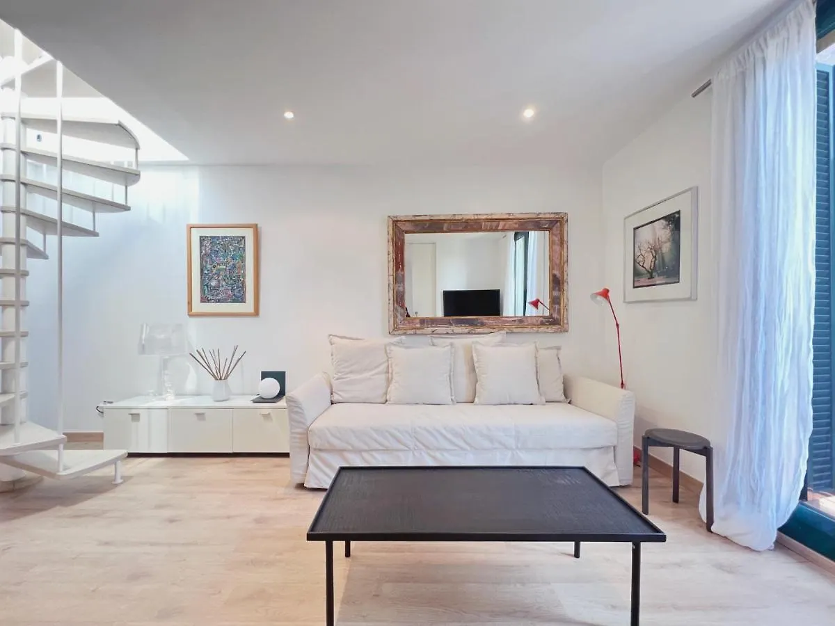 ברצלונה Stay U-Nique Apartments Urquinaona II 0*,