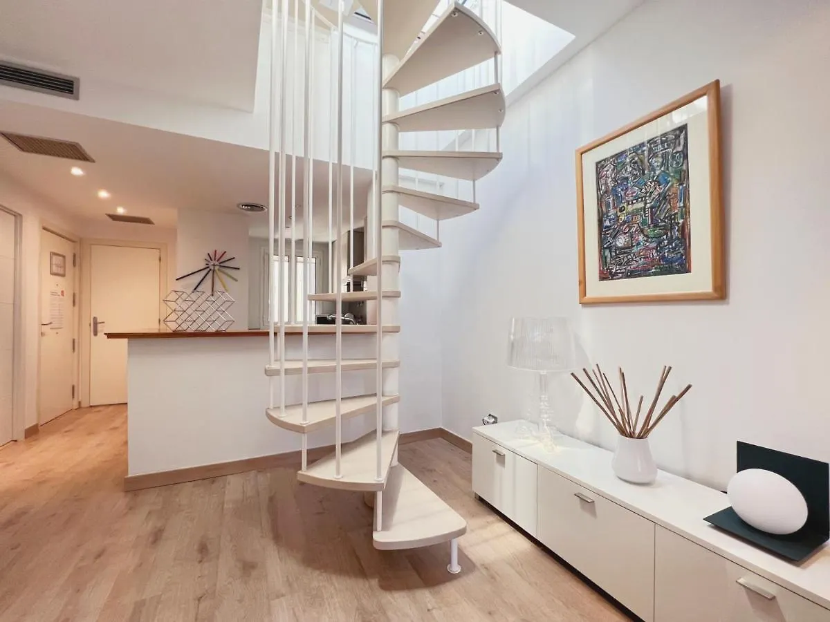 ברצלונה Stay U-Nique Apartments Urquinaona II 0*,  ספרד